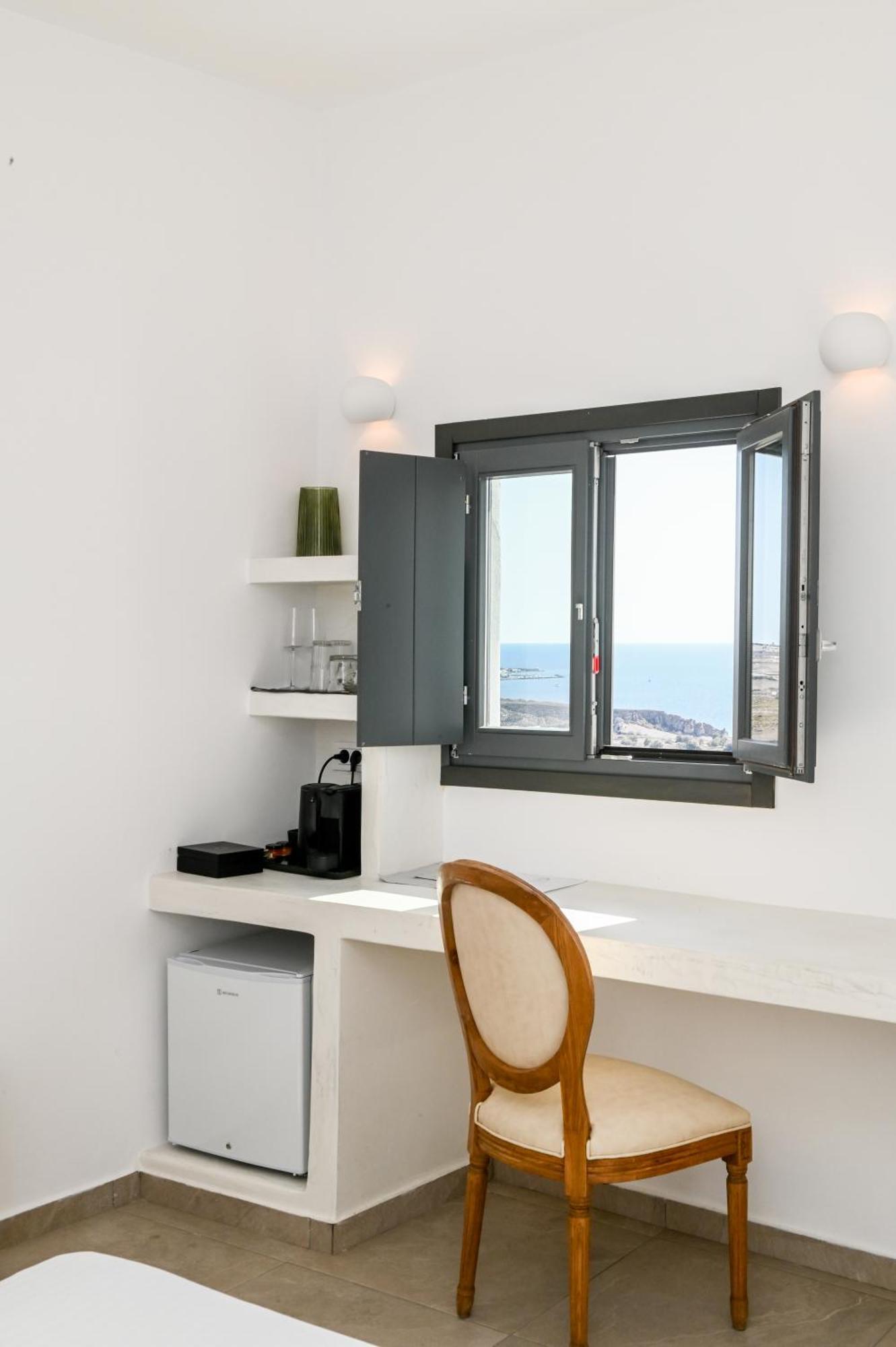 White Curves Santorini Bed & Breakfast Akrotírion Екстериор снимка