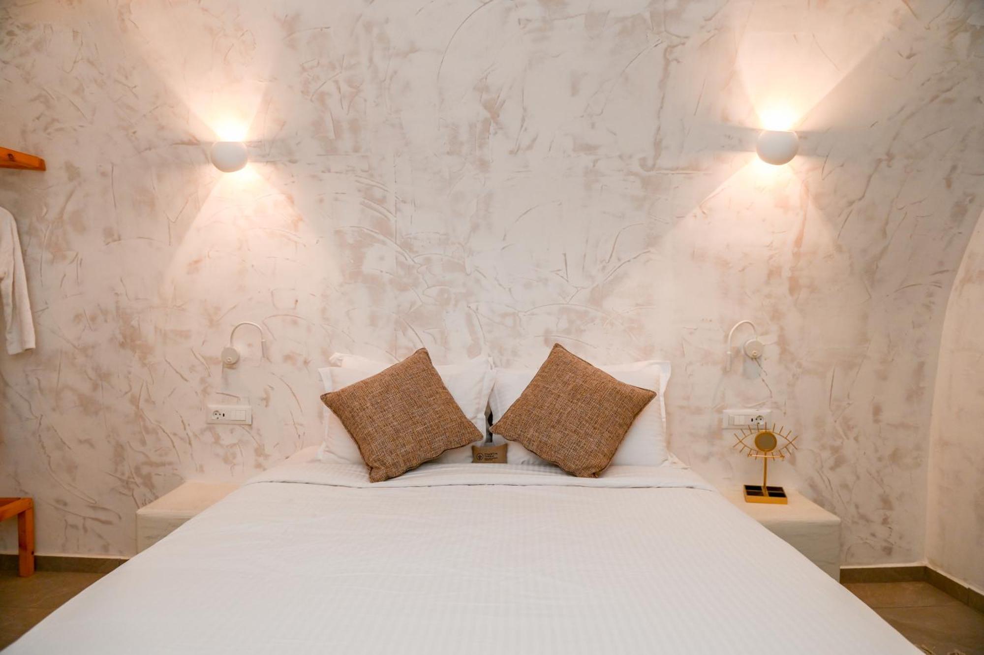 White Curves Santorini Bed & Breakfast Akrotírion Екстериор снимка